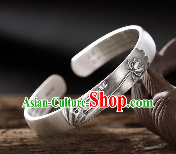 China Handmade Silver Carving Lotus Bracelet Traditional Wristlet Jewelry