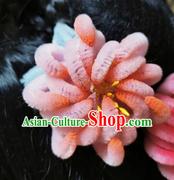 China Traditional Velvet Pink Chrysanthemum Hairpin Handmade Ancient Empress Headwear