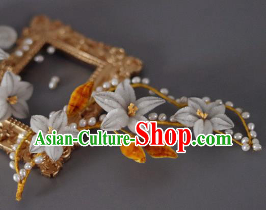 Handmade China Traditional Qing Dynasty Hair Accessories Palace Hair Stick Ancient Court Lady Grey Velvet Flowers Hairpin