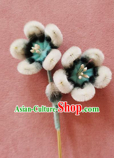 China Classical Hanfu Flowers Hair Stick Traditional Ancient Court Lady White Velvet Plum Blossom Hairpin