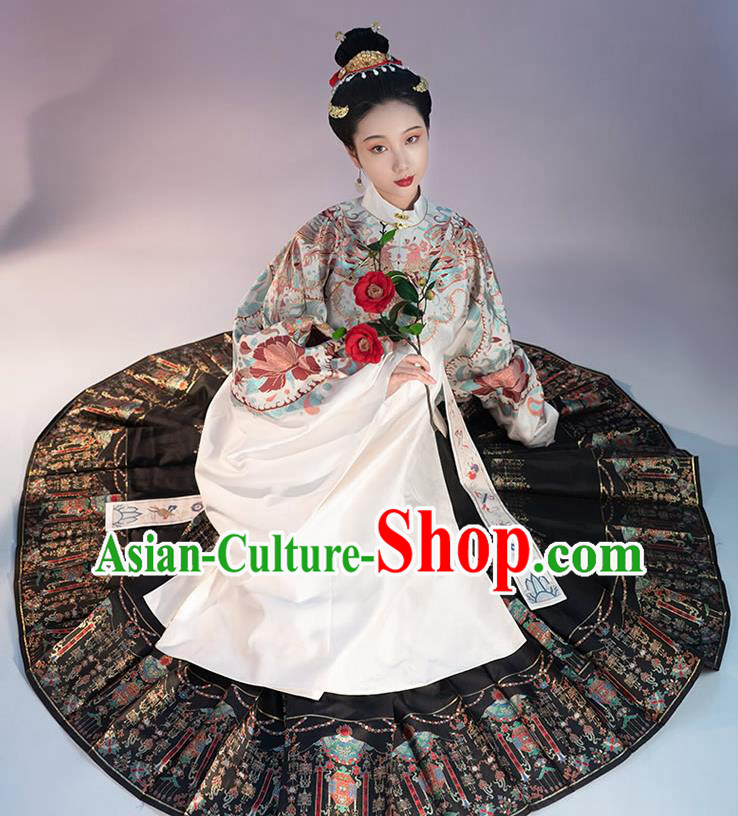Traditional China Ming Dynasty Royal Countess Historical Clothing Ancient Noble Woman Costumes