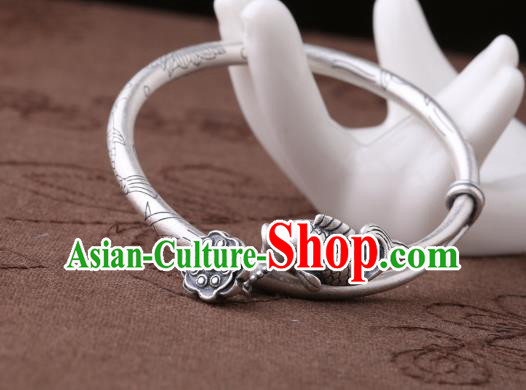 Handmade Chinese National Silver Jewelry Traditional Carving Fish Lotus Bracelet