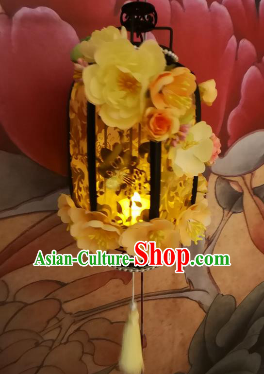 Handmade Chinese Spring Festival Lantern Traditional Silk Flowers Portable Lamp
