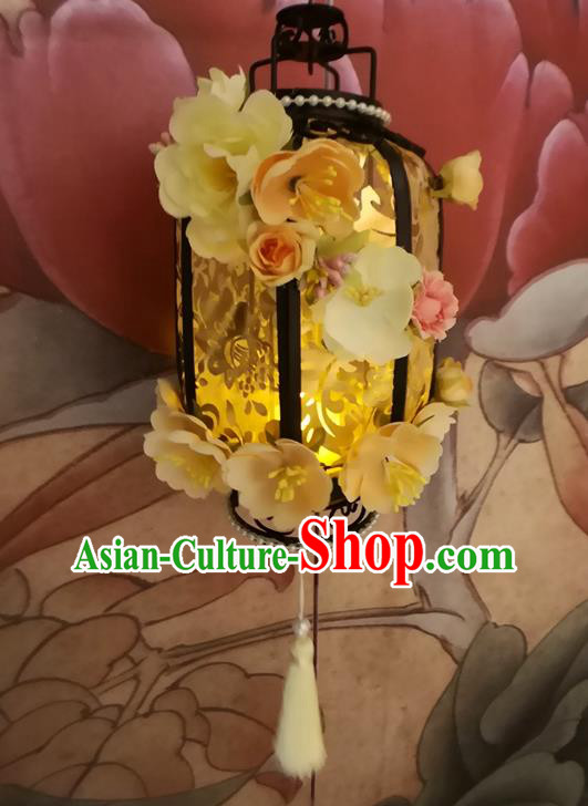 Handmade Chinese Spring Festival Lantern Traditional Silk Flowers Portable Lamp