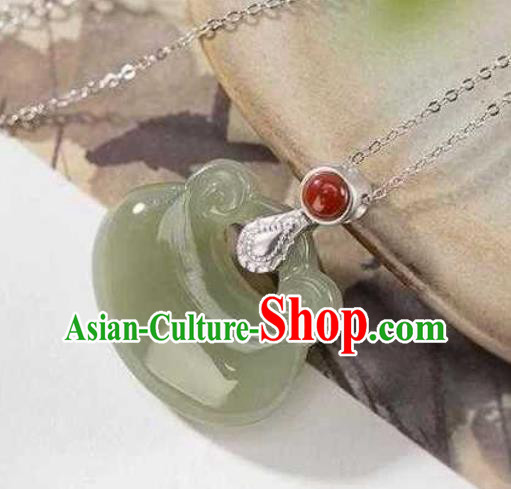China Classical Cheongsam Coral Accessories Traditional Hetian Jade Lock Necklace