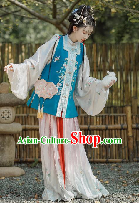 China Ancient Young Lady Embroidered Hanfu Clothing Traditional Ming Dynasty Historical Costumes