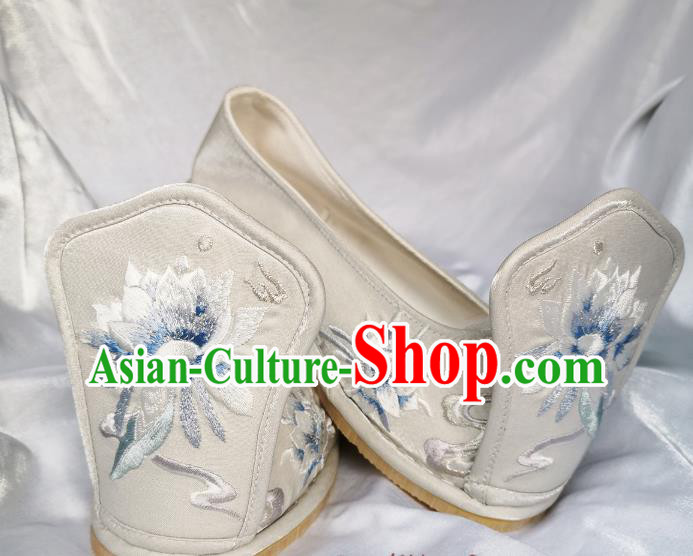 Handmade Chinese Traditional Han Dynasty Princess Shoes Embroidered Epiphyllum Shoes White Satin Shoes