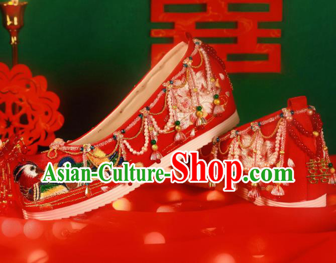 Handmade Chinese Ancient Princess Beads Tassel Shoes Traditional Hanfu Wedding Shoes Embroidered Mandarin Duck Shoes