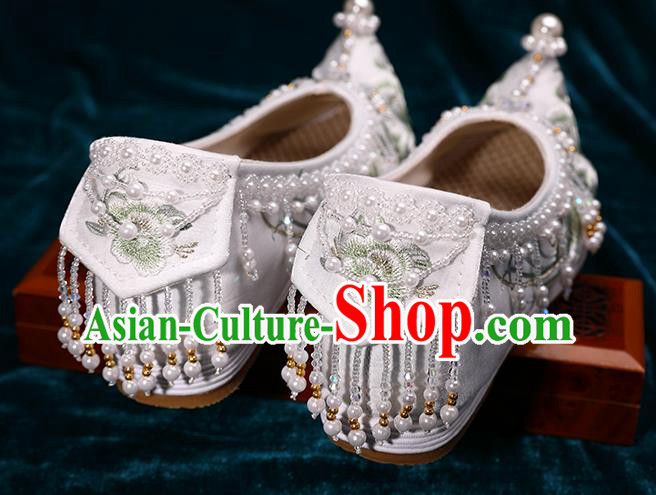 Chinese Traditional Embroidered Peony Shoes Handmade White Shoes Hanfu Pearls Shoes