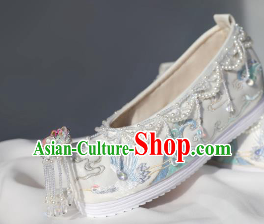 Handmade Chinese Hanfu Beads Tassel Shoes Embroidered Shoes Ancient Princess Shoes Traditional Shoes