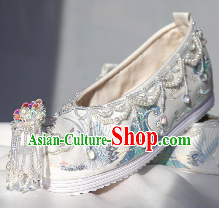 Handmade Chinese Hanfu Beads Tassel Shoes Embroidered Shoes Ancient Princess Shoes Traditional Shoes