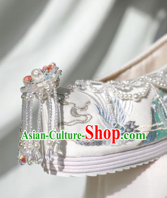 Handmade Chinese Hanfu Beads Tassel Shoes Embroidered Shoes Ancient Princess Shoes Traditional Shoes