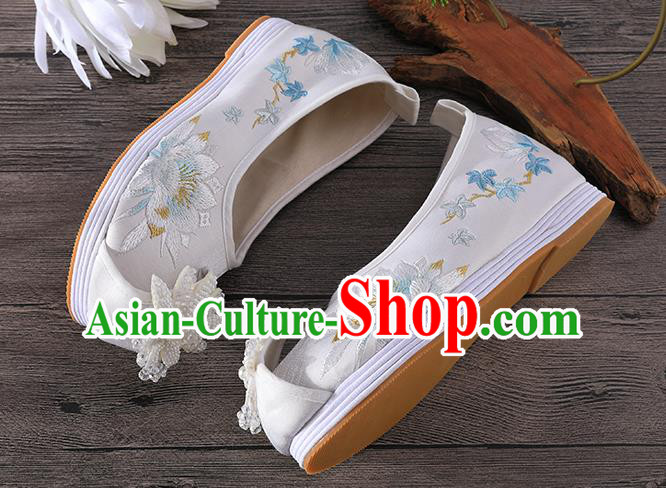 Chinese Embroidered Epiphyllum Shoes Traditional Hanfu White Cloth Shoes Ancient Princess Shoes