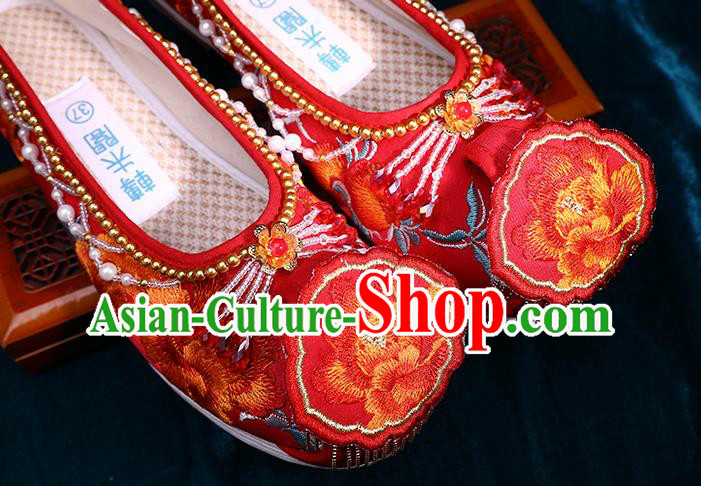 Chinese Traditional Hanfu Golden Beads Shoes Ancient Bride Red Shoes Wedding Embroidered Peony Shoes