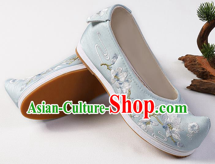 Chinese Ming Dynasty Princess Light Blue Shoes Handmade Embroidered Mangnolia Shoes Traditional Hanfu Bow Shoes