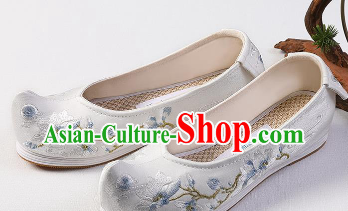 Chinese Handmade Embroidered Mangnolia Shoes Traditional Hanfu Shoes White Cloth Bow Shoes
