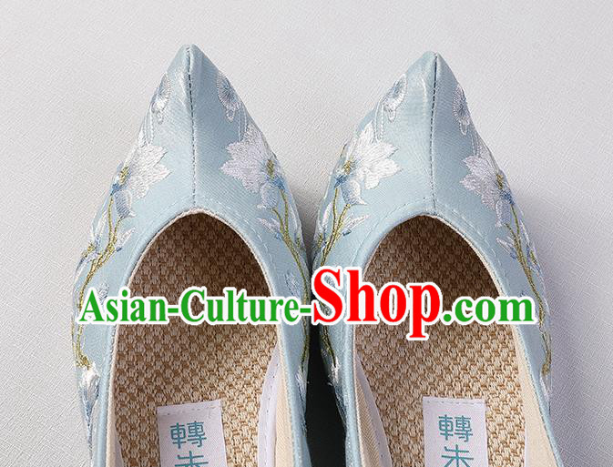 Chinese Traditional Ming Dynasty Hanfu Shoes Blue Satin Bow Shoes Embroidered Mangnolia Shoes