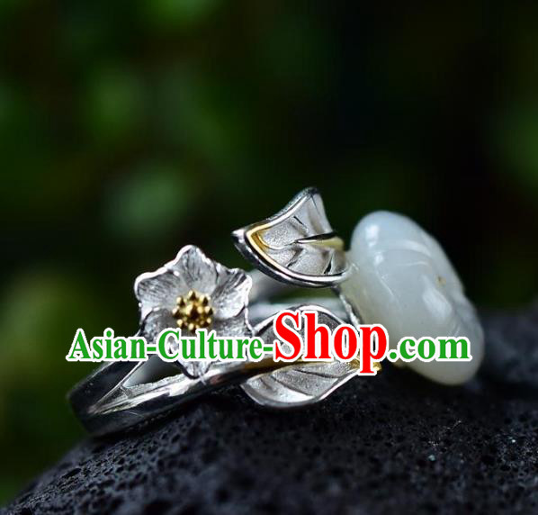 Chinese Classical Jade Plum Blossom Circlet Handmade Jewelry Accessories National Silver Carving Ring