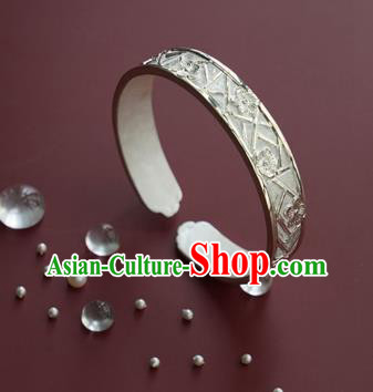 China Traditional National Carving Plum Blossom Bangle Jewelry Accessories Handmade Silver Bracelet