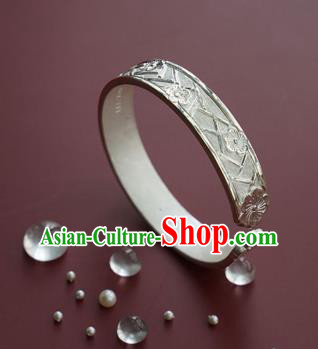China Traditional National Carving Plum Blossom Bangle Jewelry Accessories Handmade Silver Bracelet
