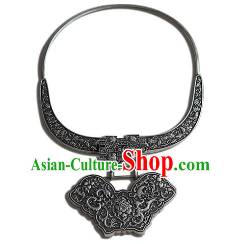 China Traditional Silver Carving Butterfly Longevity Lock Jewelry Accessories National Wedding Necklace Pendant