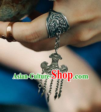 China Handmade Silver Carving Ring Traditional Jewelry Accessories Tassel Circlet