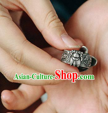 China Traditional Circlet Handmade Silver Carving Bat Ring Jewelry Accessories