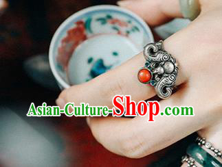 China Traditional Circlet Handmade Silver Carving Bat Ring Jewelry Accessories