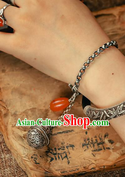 China Traditional Silver Sachet Bracelet Accessories Classical Wristlet Chain Jewelry Agate Tassel Bangle