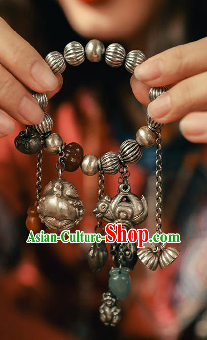 China Classical Silver Tassel Wristlet Chain Traditional Bracelet Accessories Bangle Jewelry