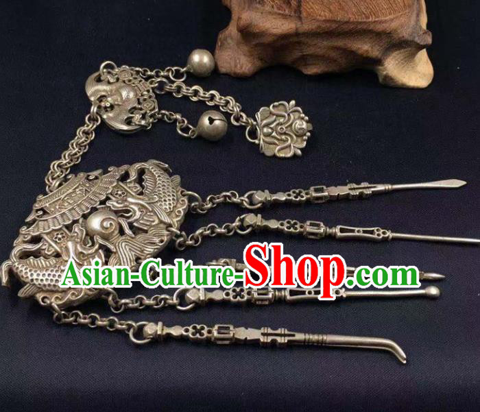 Chinese Handmade Carving Fishes Brooch Classical Ethnic Accessories National Silver Pendant Jewelry