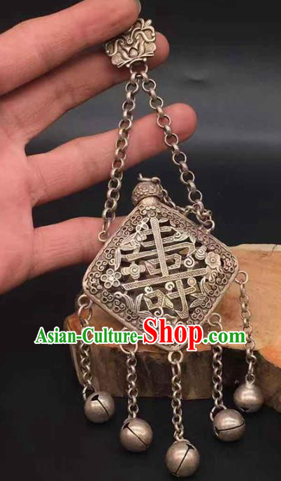 Chinese Handmade Bells Tassel Brooch Classical Ethnic Accessories National Silver Carving Sachet Pendant Jewelry