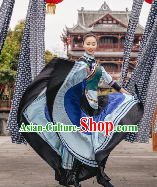 China Traditional Yi Nationality Folk Dance Clothing Ethnic Women Dance Outfits