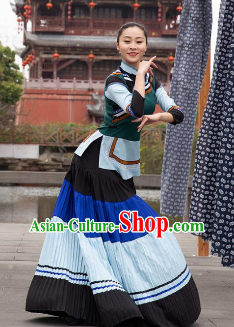 China Traditional Yi Nationality Folk Dance Clothing Ethnic Women Dance Outfits