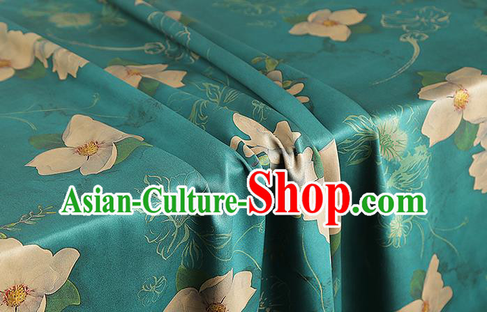 Chinese Cheongsam Green Gambiered Guangdong Gauze Traditional Brocade Drapery Classical Flowers Pattern Silk Fabric