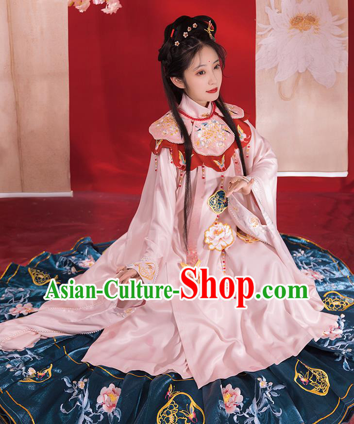 Ancient China Noble Beauty Embroidered Costumes Traditional Ming Dynasty Royal Princess Hanfu Clothing