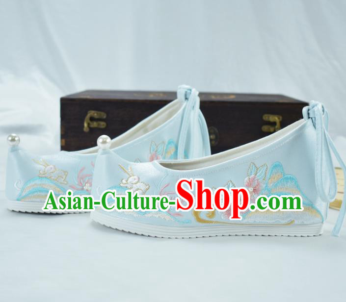 China National Embroidered Shoes Traditional Ming Dynasty Hanfu Shoes Ancient Princess Light Blue Shoes