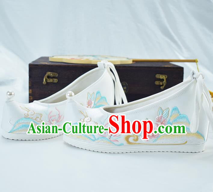 China National White Embroidered Shoes Traditional Ming Dynasty Hanfu Shoes Ancient Princess Shoes