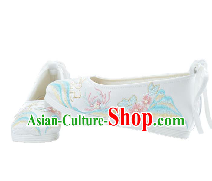 China National Spring Festival Shoes Traditional Embroidered Rabbit Shoes Women White Cloth Shoes