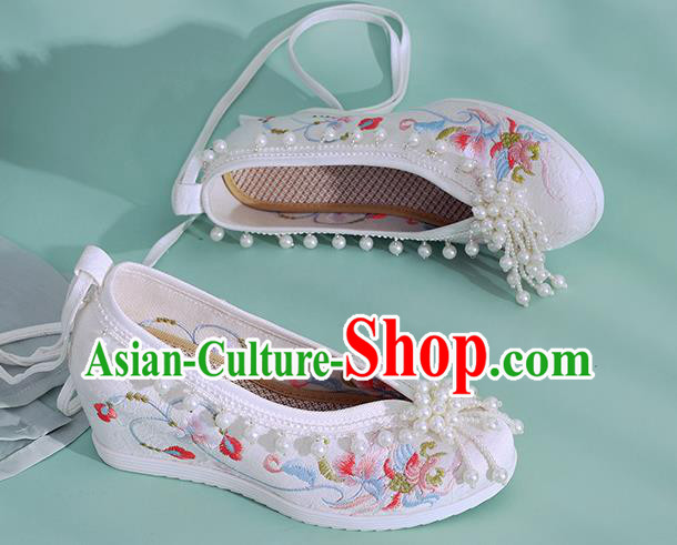 China Traditional National Wedding White Cloth Shoes Embroidered Phoenix Shoes Classical Beads Shoes