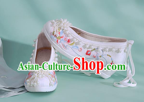China Traditional National Wedding White Cloth Shoes Embroidered Phoenix Shoes Classical Beads Shoes