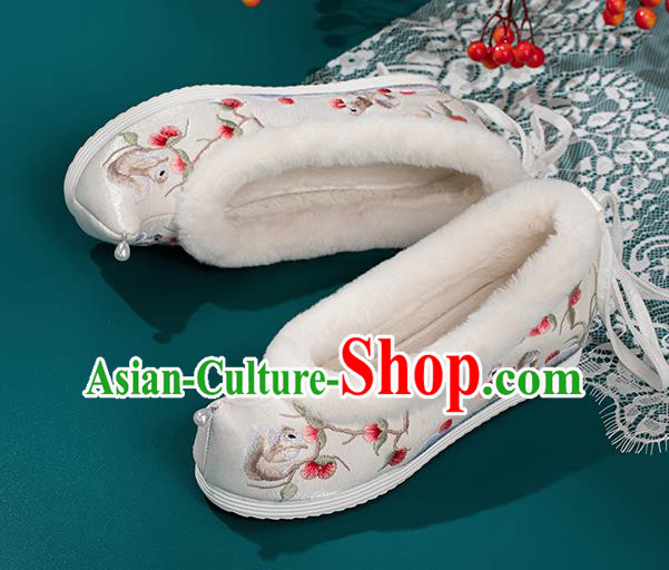 China White Cloth Shoes National Winter Shoes Traditional Hanfu Shoes Embroidered Squirrel Shoes