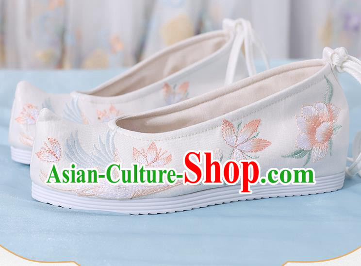 China National White Cloth Shoes Traditional Hanfu Shoes Ming Dynasty Young Lady Embroidered Shoes