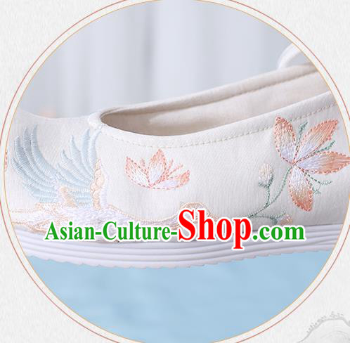 China National White Cloth Shoes Traditional Hanfu Shoes Ming Dynasty Young Lady Embroidered Shoes