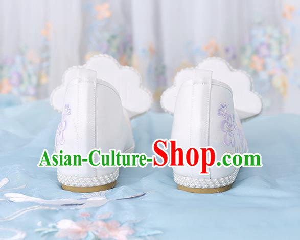 China Ancient Princess Embroidered Shoes Traditional Tang Dynasty Court White Cloth Shoes