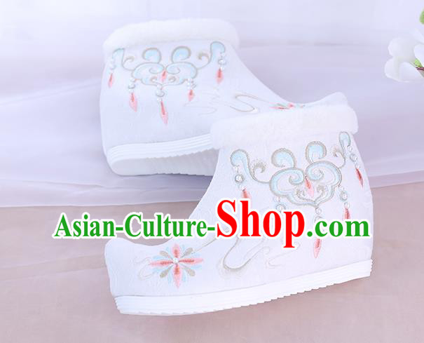 China National Winter Ankle Boots Traditional New Year Shoes Embroidered White Boots