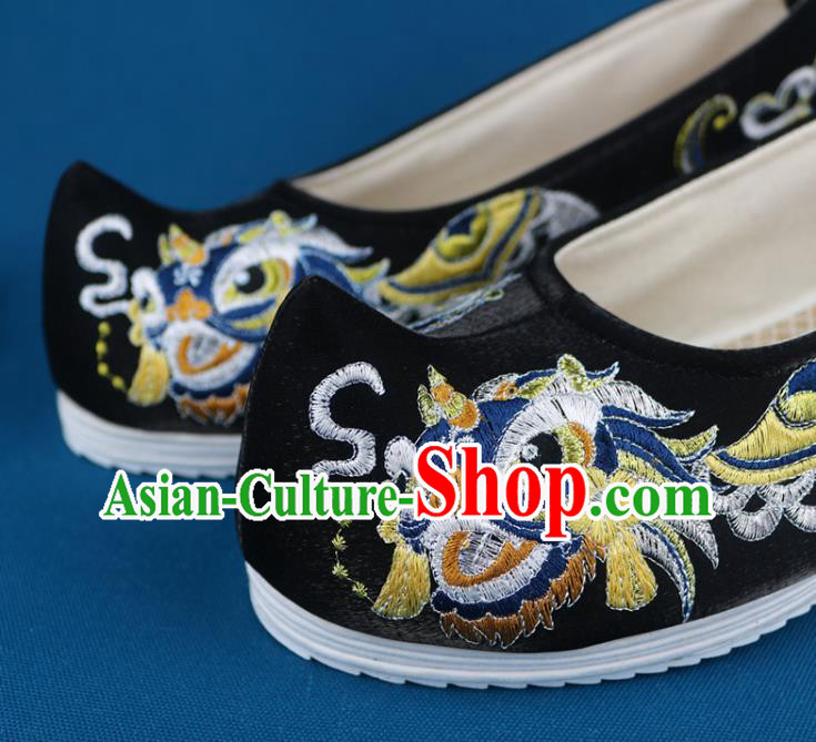 Chinese Handmade Men Shoes Embroidered Lion Shoes Traditional Black Cloth Shoes