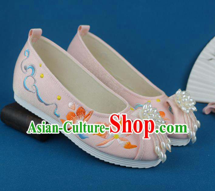 China Traditional Wedding Pink Cloth Shoes Pearls Tassel Shoes Embroidered Shoes
