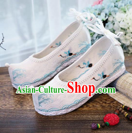 China Embroidered Crane Shoes Traditional Hanfu Bow Shoes Handmade National Pearls Shoes