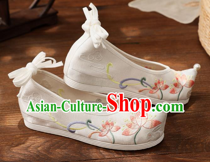 China Traditional White Cloth Shoes Embroidered Lotus Shoes Handmade Hanfu Shoes National Shoes